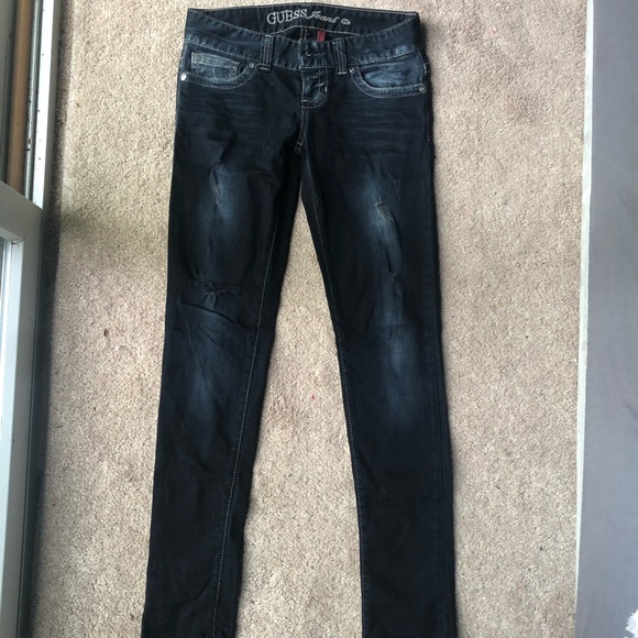 GUESS Skinny Jeans - Picture 2 of 7